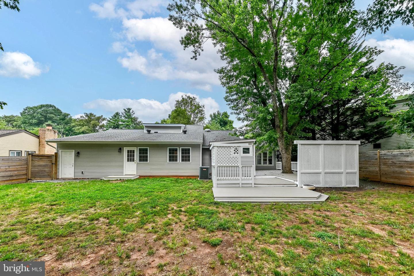 132 E MEADOWLAND LN, STERLING, Virginia 20164, 4 Bedrooms Bedrooms, ,3 BathroomsBathrooms,Residential,For sale,132 E MEADOWLAND LN,VALO2103104 MLS # VALO2103104