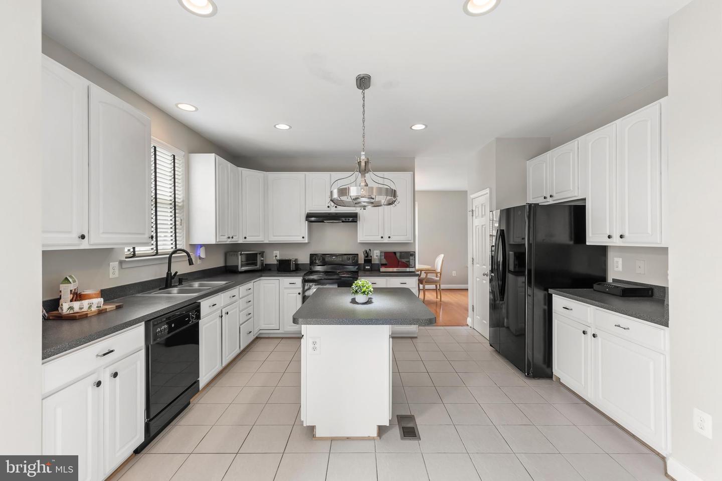 114 NASSAU DR, WINCHESTER, Virginia 22602, 4 Bedrooms Bedrooms, ,3 BathroomsBathrooms,Residential,For sale,114 NASSAU DR,VAFV2035682 MLS # VAFV2035682