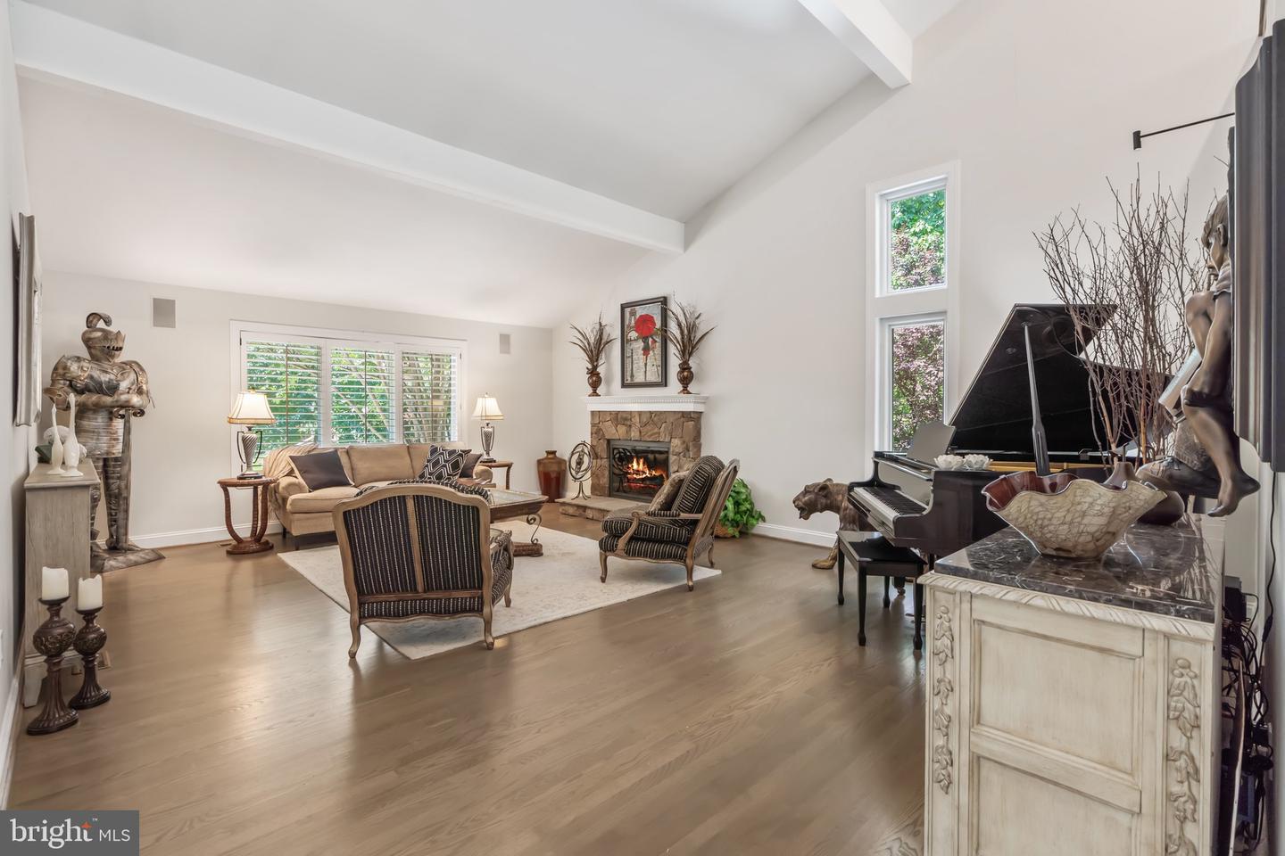10332 ECLIPSE LN, GREAT FALLS, Virginia 22066, 6 Bedrooms Bedrooms, ,4 BathroomsBathrooms,Residential,For sale,10332 ECLIPSE LN,VAFX2257960 MLS # VAFX2257960