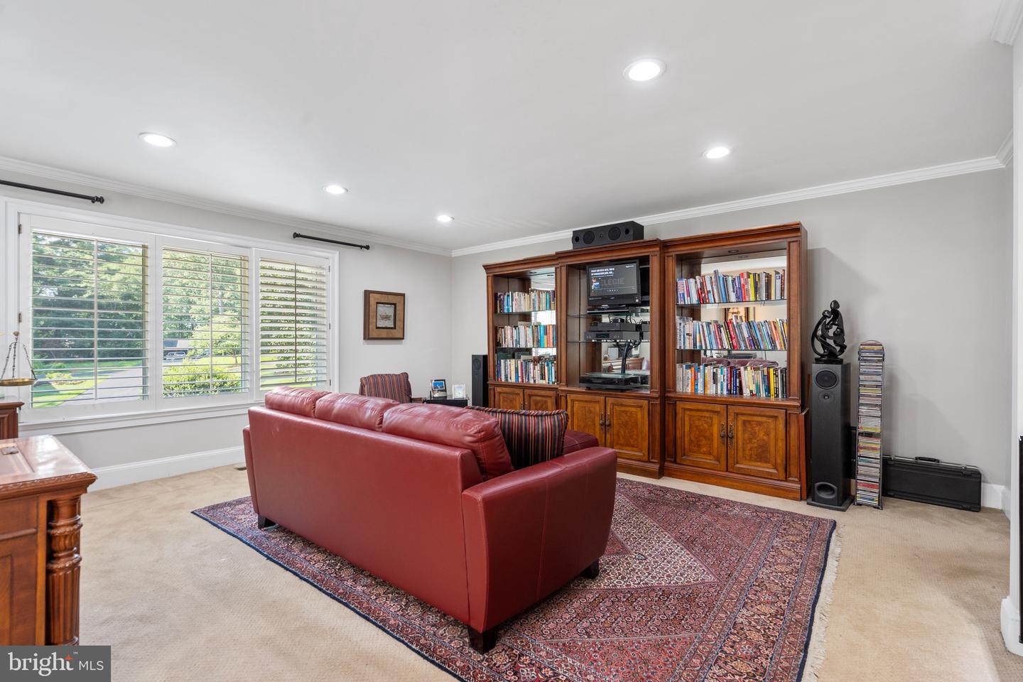10332 ECLIPSE LN, GREAT FALLS, Virginia 22066, 6 Bedrooms Bedrooms, ,4 BathroomsBathrooms,Residential,For sale,10332 ECLIPSE LN,VAFX2257960 MLS # VAFX2257960