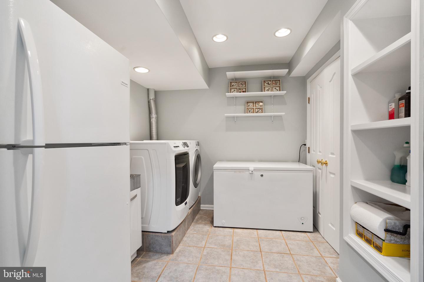10332 ECLIPSE LN, GREAT FALLS, Virginia 22066, 6 Bedrooms Bedrooms, ,4 BathroomsBathrooms,Residential,For sale,10332 ECLIPSE LN,VAFX2257960 MLS # VAFX2257960