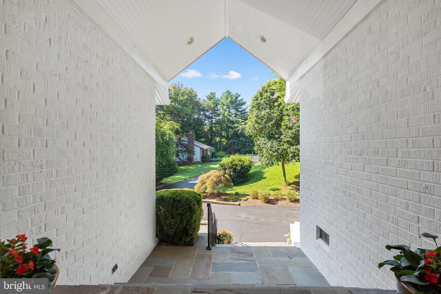 10332 ECLIPSE LN, GREAT FALLS, Virginia 22066, 6 Bedrooms Bedrooms, ,4 BathroomsBathrooms,Residential,For sale,10332 ECLIPSE LN,VAFX2257960 MLS # VAFX2257960