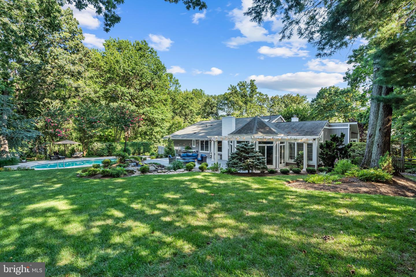 10332 ECLIPSE LN, GREAT FALLS, Virginia 22066, 6 Bedrooms Bedrooms, ,4 BathroomsBathrooms,Residential,For sale,10332 ECLIPSE LN,VAFX2257960 MLS # VAFX2257960