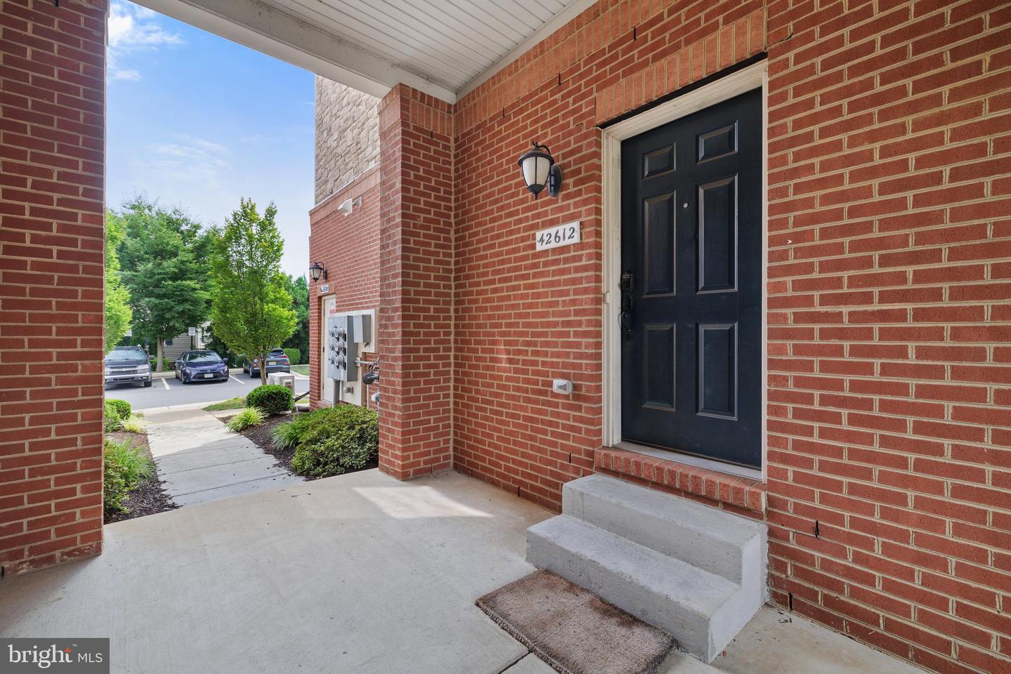 42612 HARDAGE TER, ASHBURN, Virginia 20148, 3 Bedrooms Bedrooms, ,2 BathroomsBathrooms,Residential,For sale,42612 HARDAGE TER,VALO2103300 MLS # VALO2103300