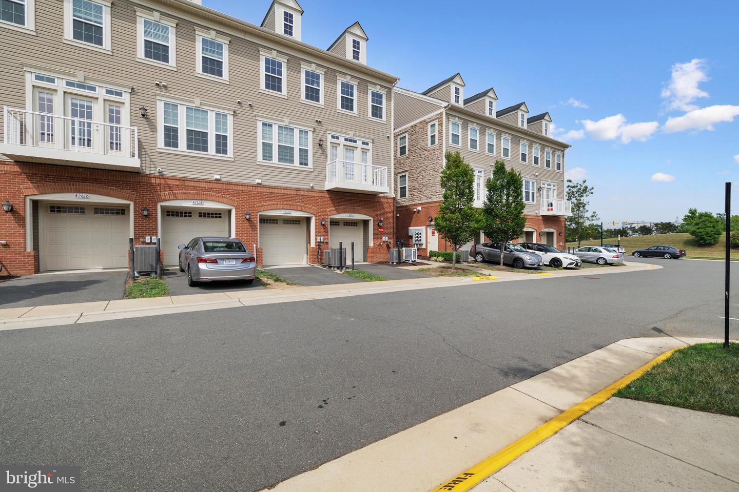 42612 HARDAGE TER, ASHBURN, Virginia 20148, 3 Bedrooms Bedrooms, ,2 BathroomsBathrooms,Residential,For sale,42612 HARDAGE TER,VALO2103300 MLS # VALO2103300