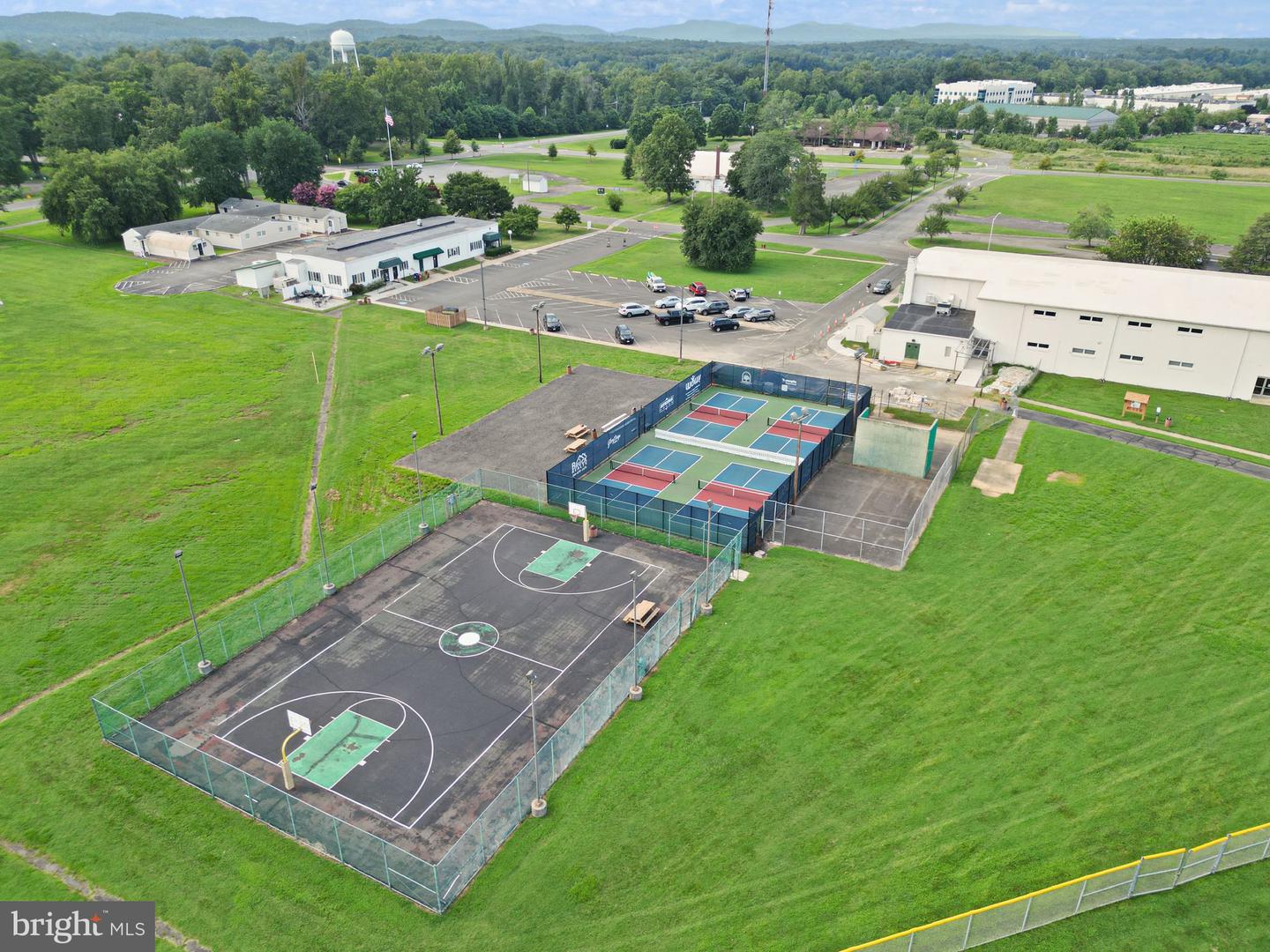 4568 BROKEN HILLS RD, WARRENTON, Virginia 20187, 3 Bedrooms Bedrooms, 5 Rooms Rooms,2 BathroomsBathrooms,Residential,For sale,4568 BROKEN HILLS RD,VAFQ2017652 MLS # VAFQ2017652
