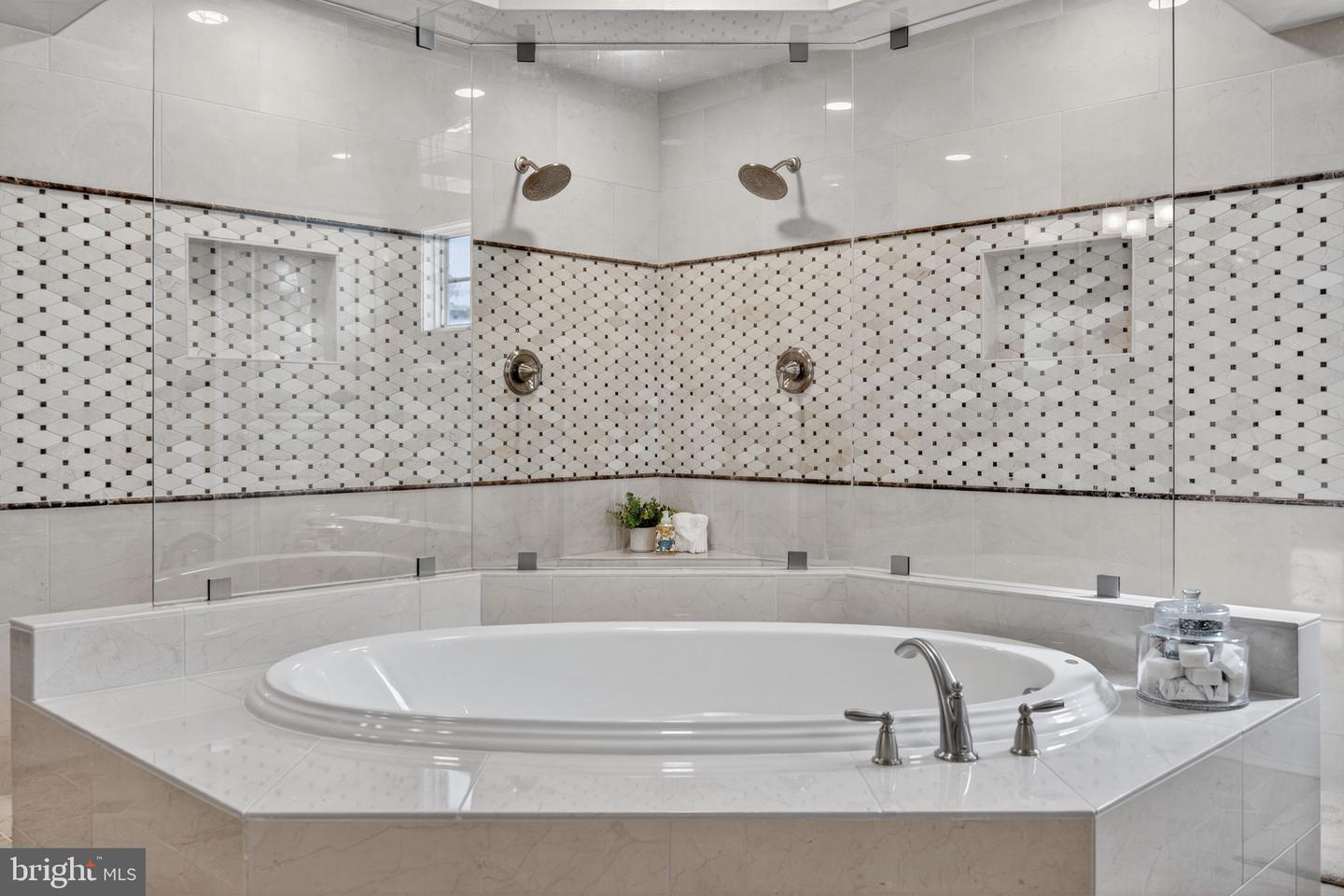 10895 JUSTABOUT FARMS LN, NOKESVILLE, Virginia 20181, 5 Bedrooms Bedrooms, ,5 BathroomsBathrooms,Residential,For sale,10895 JUSTABOUT FARMS LN,VAPW2100204 MLS # VAPW2100204