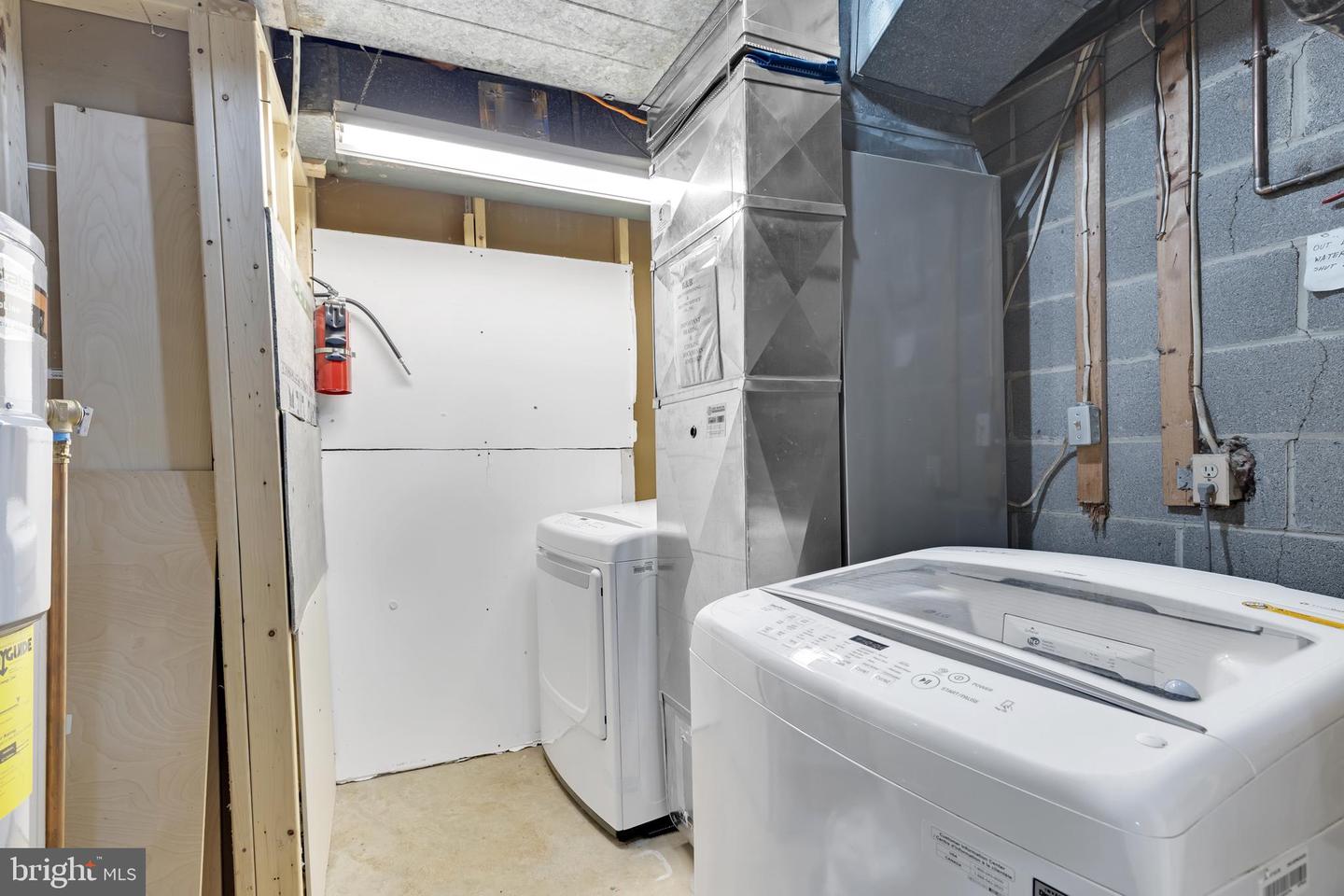 7805 TREVINO LN, FALLS CHURCH, Virginia 22043, 3 Bedrooms Bedrooms, ,3 BathroomsBathrooms,Residential,For sale,7805 TREVINO LN,VAFX2258108 MLS # VAFX2258108