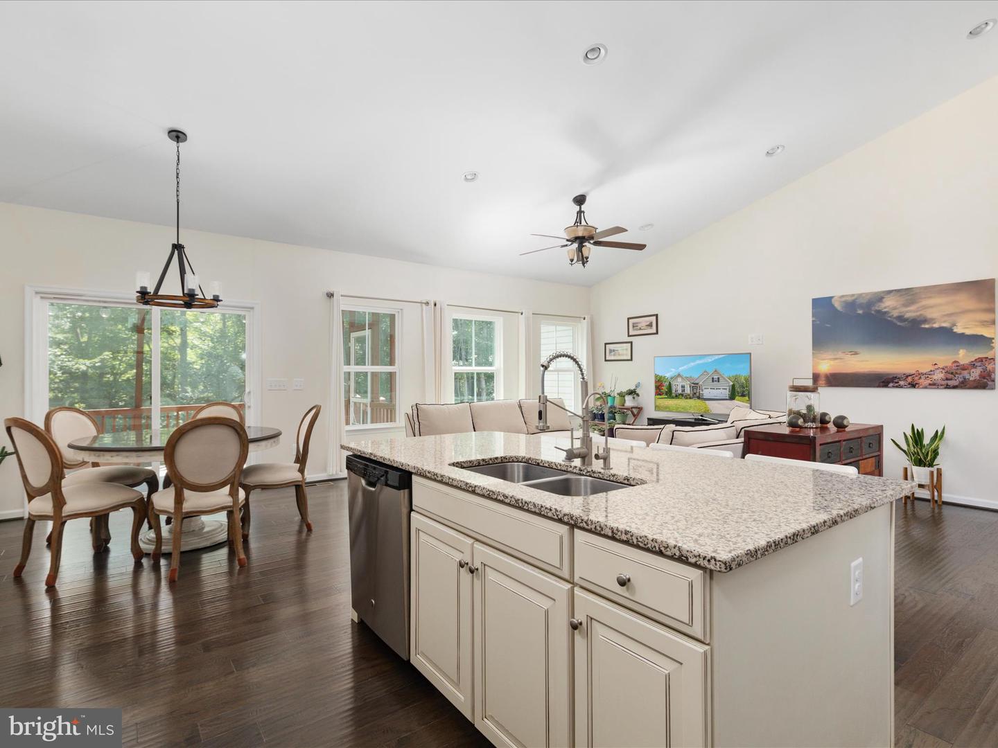 4116 EDDY CT, WARRENTON, Virginia 20187, 3 Bedrooms Bedrooms, ,3 BathroomsBathrooms,Residential,For sale,4116 EDDY CT,VAFQ2017624 MLS # VAFQ2017624