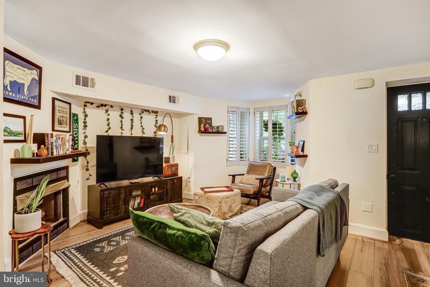 1430 SWANN NW, WASHINGTON, District Of Columbia 20009, 3 Bedrooms Bedrooms, ,3 BathroomsBathrooms,Residential,For sale,1430 SWANN NW,DCDC2212596 MLS # DCDC2212596