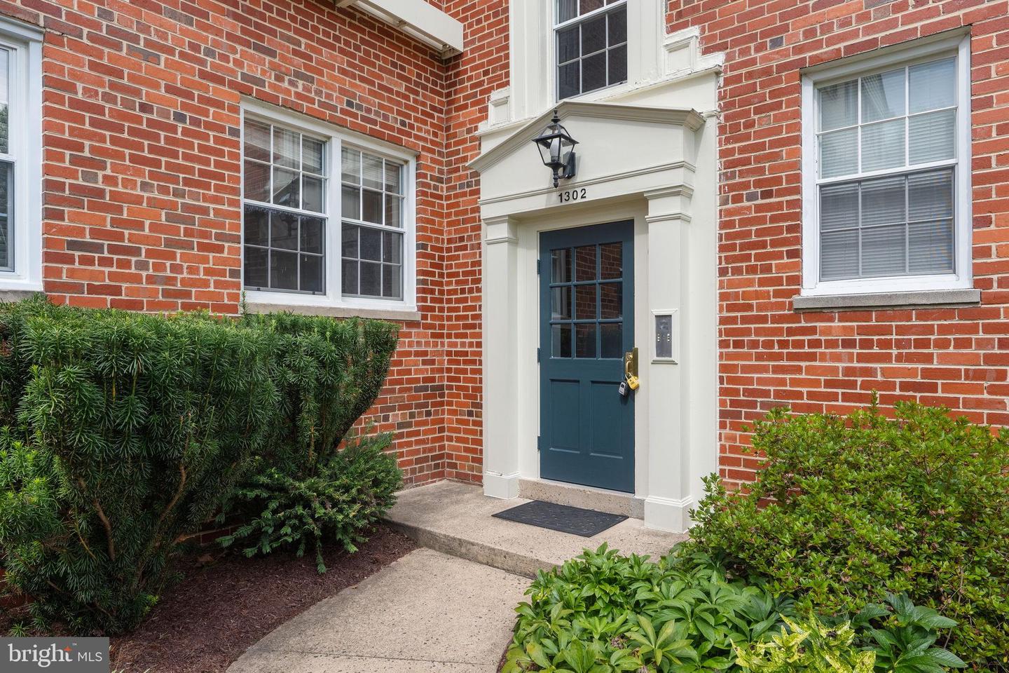 1302 BELLE VIEW BLVD #A-1, ALEXANDRIA, Virginia 22307, 2 Bedrooms Bedrooms, 5 Rooms Rooms,1 BathroomBathrooms,Residential,For sale,1302 BELLE VIEW BLVD #A-1,VAFX2258126 MLS # VAFX2258126
