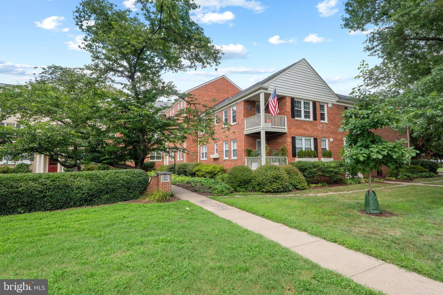 1302 BELLE VIEW BLVD #A-1, ALEXANDRIA, Virginia 22307, 2 Bedrooms Bedrooms, 5 Rooms Rooms,1 BathroomBathrooms,Residential,For sale,1302 BELLE VIEW BLVD #A-1,VAFX2258126 MLS # VAFX2258126