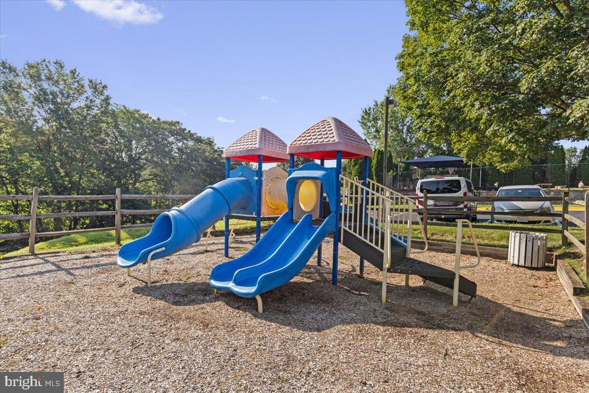 14319 FLOMATION CT, CENTREVILLE, Virginia 20121, 3 Bedrooms Bedrooms, 14 Rooms Rooms,3 BathroomsBathrooms,Residential,For sale,14319 FLOMATION CT,VAFX2258154 MLS # VAFX2258154
