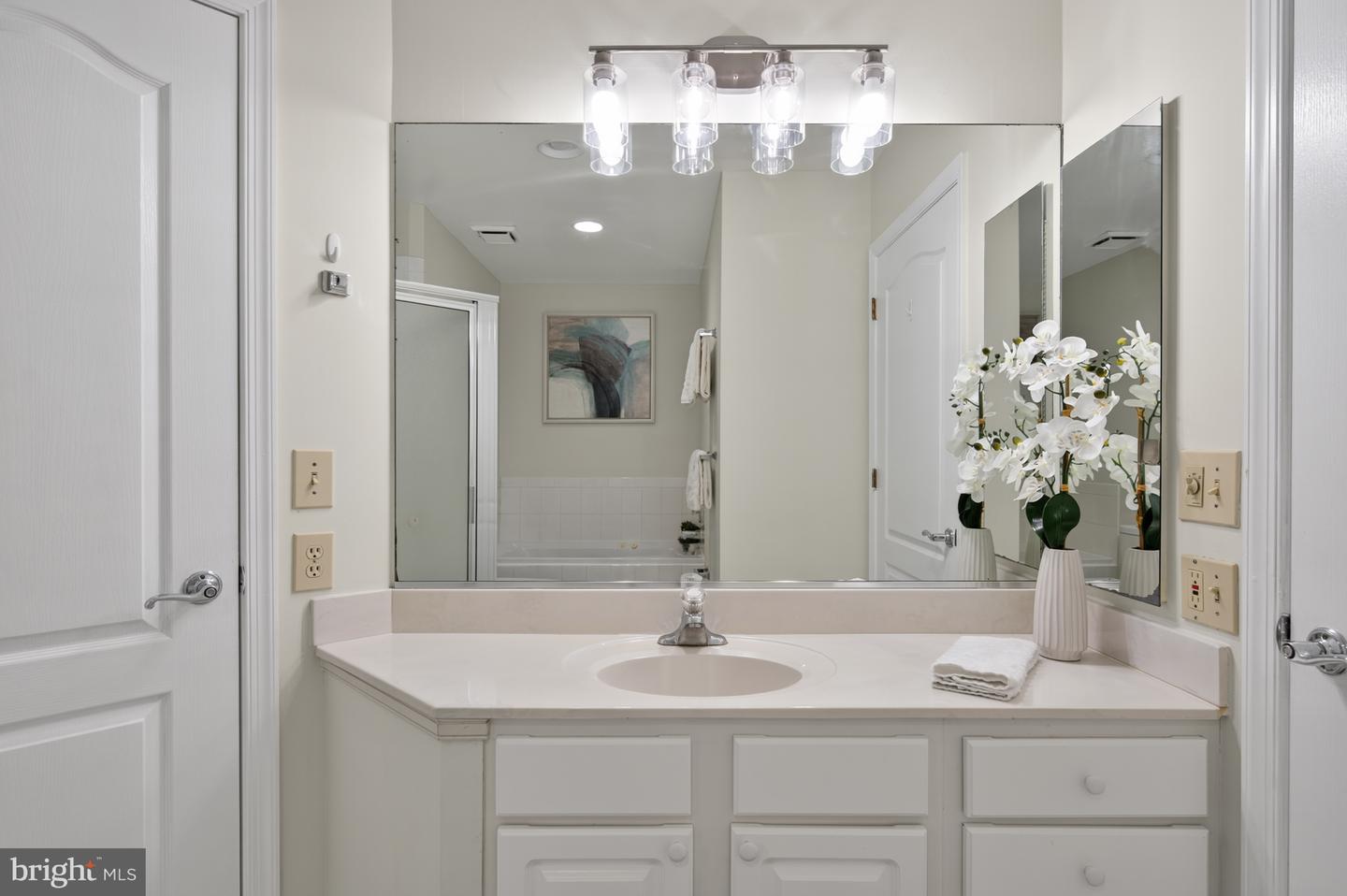 6908 FAIRFAX DR #112, ARLINGTON, Virginia 22213, 2 Bedrooms Bedrooms, ,1 BathroomBathrooms,Residential,For sale,6908 FAIRFAX DR #112,VAAR2061552 MLS # VAAR2061552