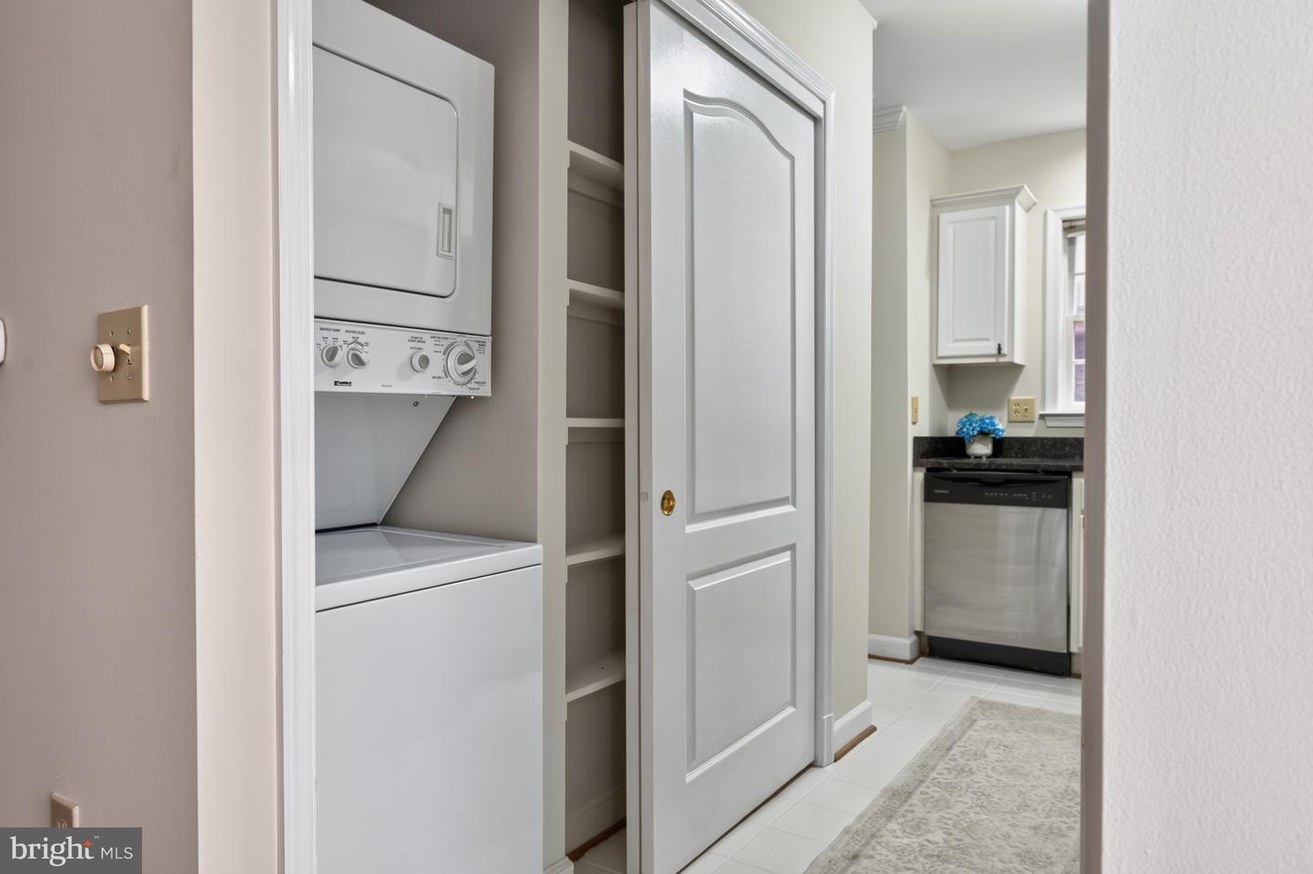 6908 FAIRFAX DR #112, ARLINGTON, Virginia 22213, 2 Bedrooms Bedrooms, ,1 BathroomBathrooms,Residential,For sale,6908 FAIRFAX DR #112,VAAR2061552 MLS # VAAR2061552