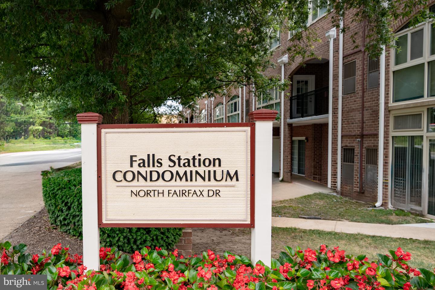 6908 FAIRFAX DR #112, ARLINGTON, Virginia 22213, 2 Bedrooms Bedrooms, ,1 BathroomBathrooms,Residential,For sale,6908 FAIRFAX DR #112,VAAR2061552 MLS # VAAR2061552