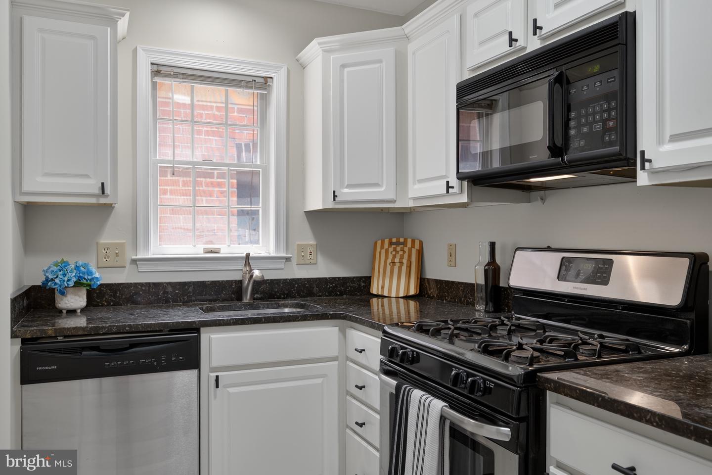 6908 FAIRFAX DR #112, ARLINGTON, Virginia 22213, 2 Bedrooms Bedrooms, ,1 BathroomBathrooms,Residential,For sale,6908 FAIRFAX DR #112,VAAR2061552 MLS # VAAR2061552