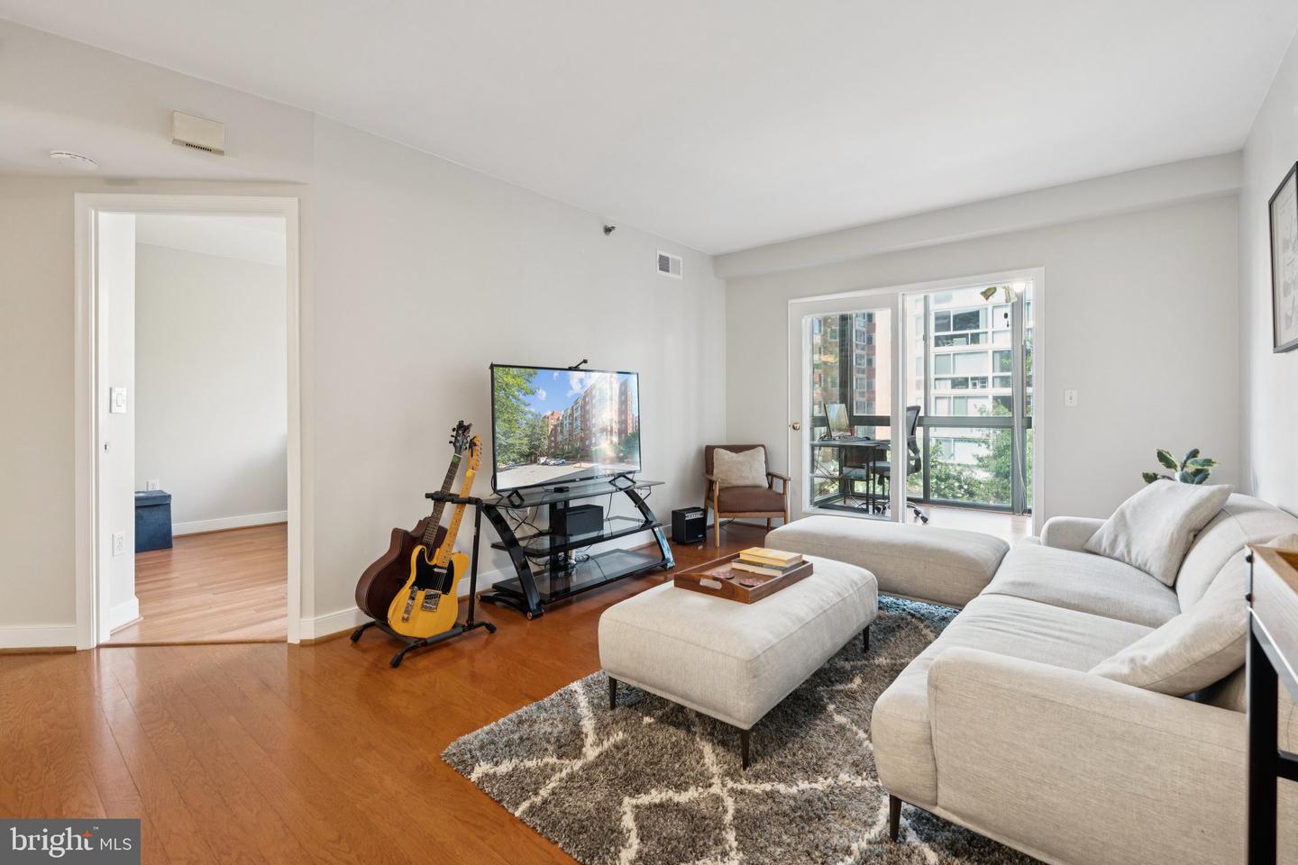 1045 N UTAH ST #2-406, ARLINGTON, Virginia 22201, 1 Bedroom Bedrooms, ,1 BathroomBathrooms,Residential,For sale,1045 N UTAH ST #2-406,VAAR2061556 MLS # VAAR2061556