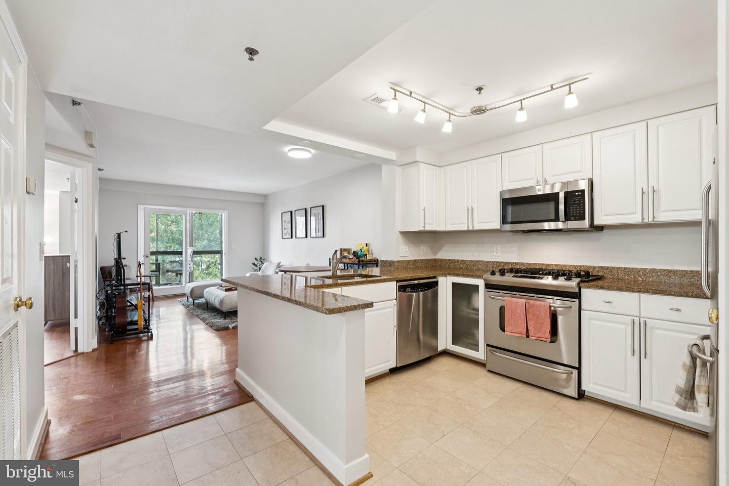 1045 N UTAH ST #2-406, ARLINGTON, Virginia 22201, 1 Bedroom Bedrooms, ,1 BathroomBathrooms,Residential,For sale,1045 N UTAH ST #2-406,VAAR2061556 MLS # VAAR2061556