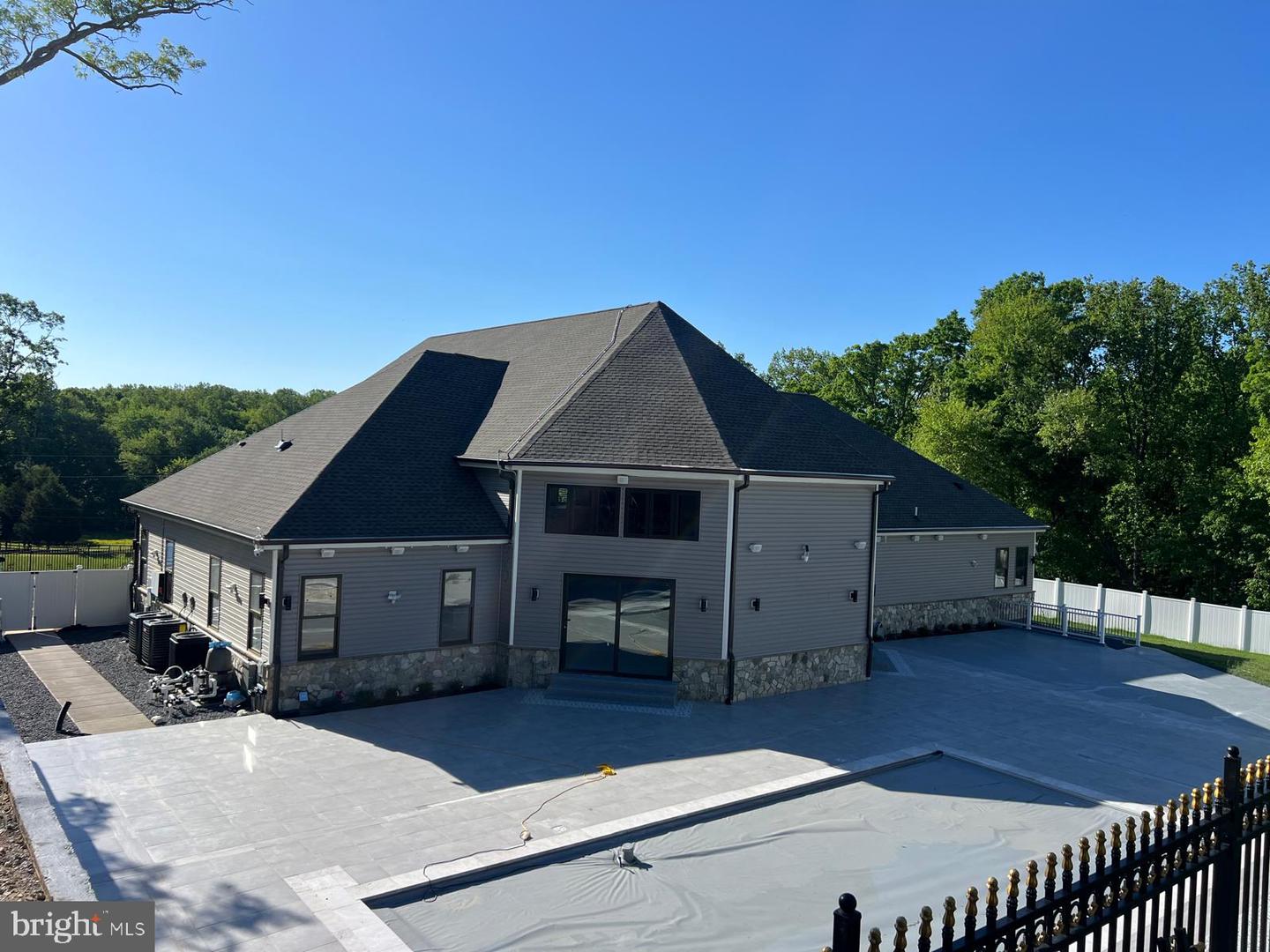 24035 NEW MOUNTAIN RD, ALDIE, Virginia 20105, 4 Bedrooms Bedrooms, ,4 BathroomsBathrooms,Residential,For sale,24035 NEW MOUNTAIN RD,VALO2103470 MLS # VALO2103470