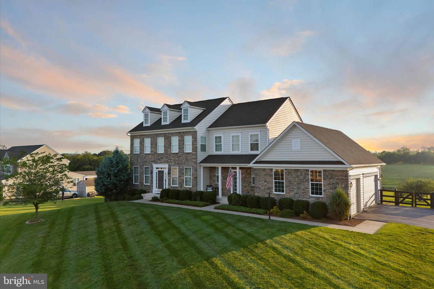 15061 LYNNFORD CT, WATERFORD, Virginia 20197, 5 Bedrooms Bedrooms, ,3 BathroomsBathrooms,Residential,For sale,15061 LYNNFORD CT,VALO2103560 MLS # VALO2103560