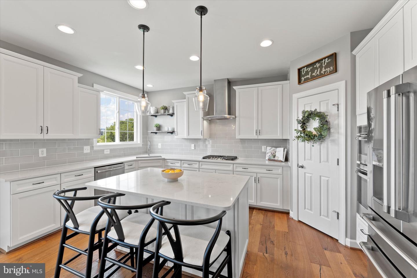 15061 LYNNFORD CT, WATERFORD, Virginia 20197, 5 Bedrooms Bedrooms, ,3 BathroomsBathrooms,Residential,For sale,15061 LYNNFORD CT,VALO2103560 MLS # VALO2103560
