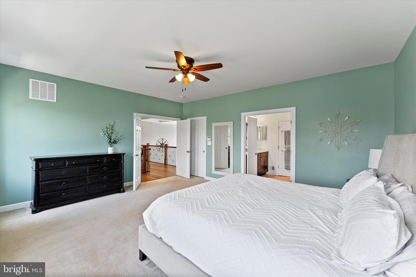 15061 LYNNFORD CT, WATERFORD, Virginia 20197, 5 Bedrooms Bedrooms, ,3 BathroomsBathrooms,Residential,For sale,15061 LYNNFORD CT,VALO2103560 MLS # VALO2103560