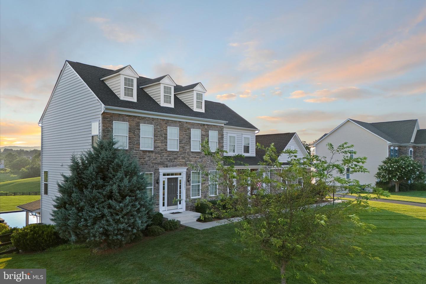 15061 LYNNFORD CT, WATERFORD, Virginia 20197, 5 Bedrooms Bedrooms, ,3 BathroomsBathrooms,Residential,For sale,15061 LYNNFORD CT,VALO2103560 MLS # VALO2103560
