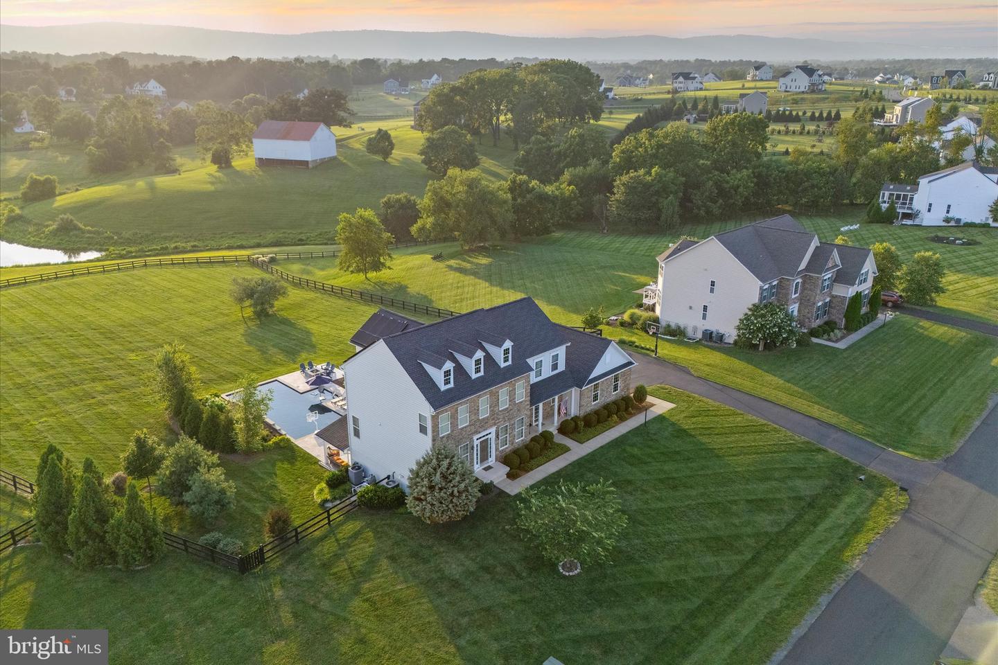 15061 LYNNFORD CT, WATERFORD, Virginia 20197, 5 Bedrooms Bedrooms, ,3 BathroomsBathrooms,Residential,For sale,15061 LYNNFORD CT,VALO2103560 MLS # VALO2103560