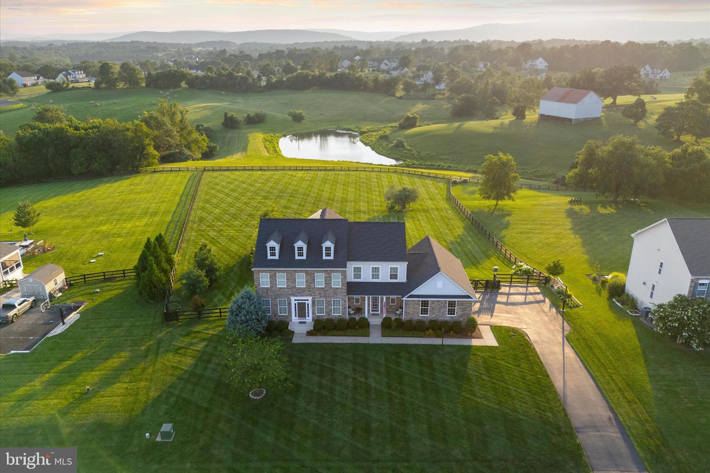 15061 LYNNFORD CT, WATERFORD, Virginia 20197, 5 Bedrooms Bedrooms, ,3 BathroomsBathrooms,Residential,For sale,15061 LYNNFORD CT,VALO2103560 MLS # VALO2103560