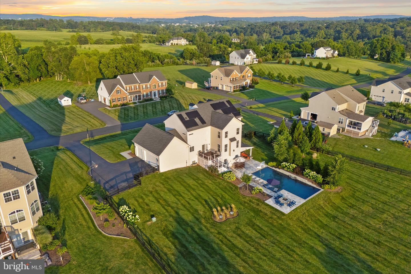 15061 LYNNFORD CT, WATERFORD, Virginia 20197, 5 Bedrooms Bedrooms, ,3 BathroomsBathrooms,Residential,For sale,15061 LYNNFORD CT,VALO2103560 MLS # VALO2103560