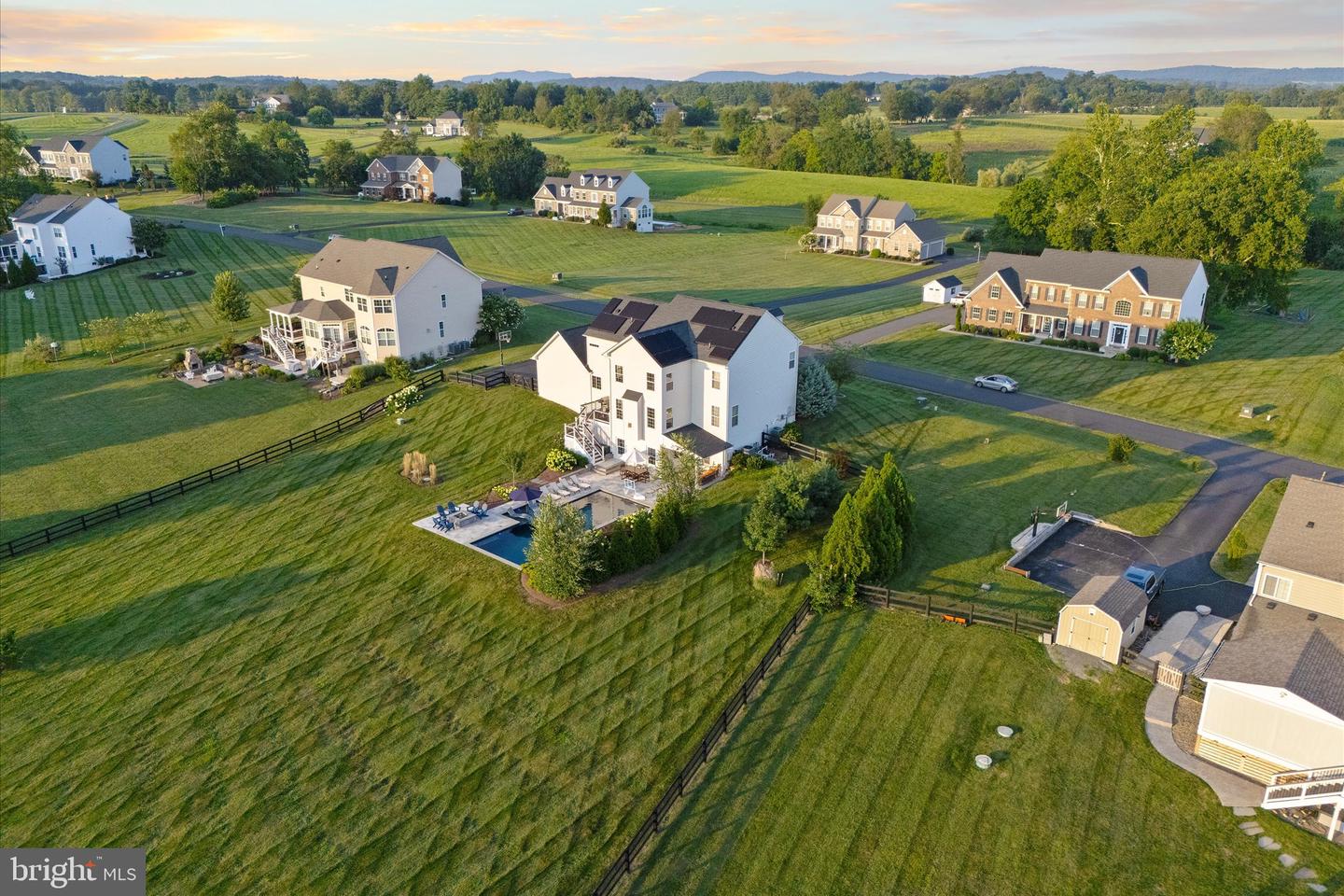 15061 LYNNFORD CT, WATERFORD, Virginia 20197, 5 Bedrooms Bedrooms, ,3 BathroomsBathrooms,Residential,For sale,15061 LYNNFORD CT,VALO2103560 MLS # VALO2103560