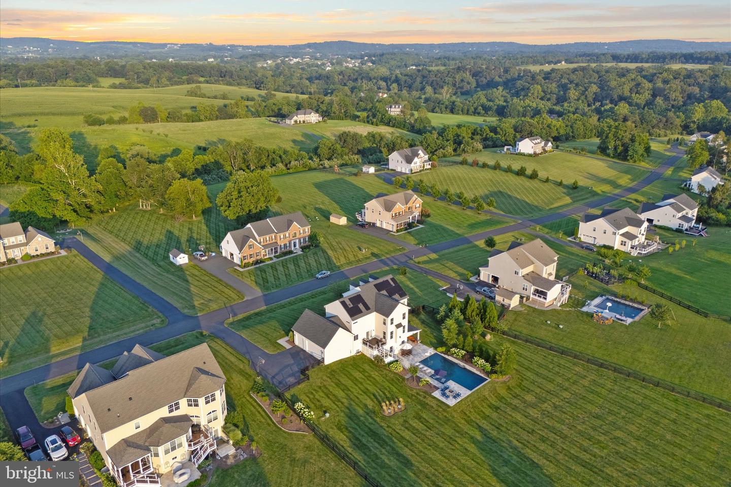 15061 LYNNFORD CT, WATERFORD, Virginia 20197, 5 Bedrooms Bedrooms, ,3 BathroomsBathrooms,Residential,For sale,15061 LYNNFORD CT,VALO2103560 MLS # VALO2103560