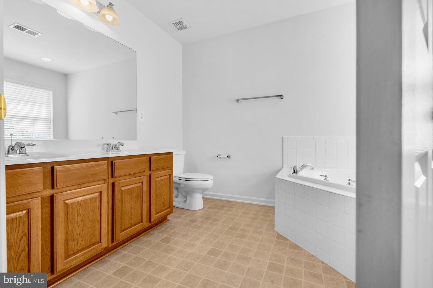 126 EXECUTIVE CIR, STAFFORD, Virginia 22554, 4 Bedrooms Bedrooms, ,3 BathroomsBathrooms,Residential,For sale,126 EXECUTIVE CIR,VAST2041330 MLS # VAST2041330