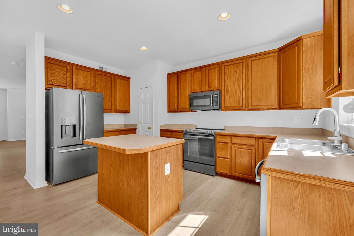 126 EXECUTIVE CIR, STAFFORD, Virginia 22554, 4 Bedrooms Bedrooms, ,3 BathroomsBathrooms,Residential,For sale,126 EXECUTIVE CIR,VAST2041330 MLS # VAST2041330