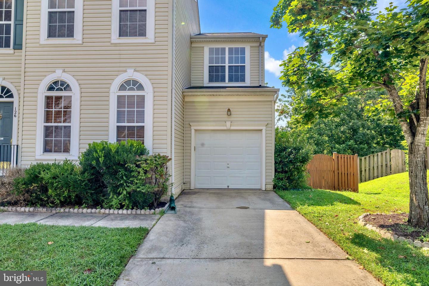 126 EXECUTIVE CIR, STAFFORD, Virginia 22554, 4 Bedrooms Bedrooms, ,3 BathroomsBathrooms,Residential,For sale,126 EXECUTIVE CIR,VAST2041330 MLS # VAST2041330