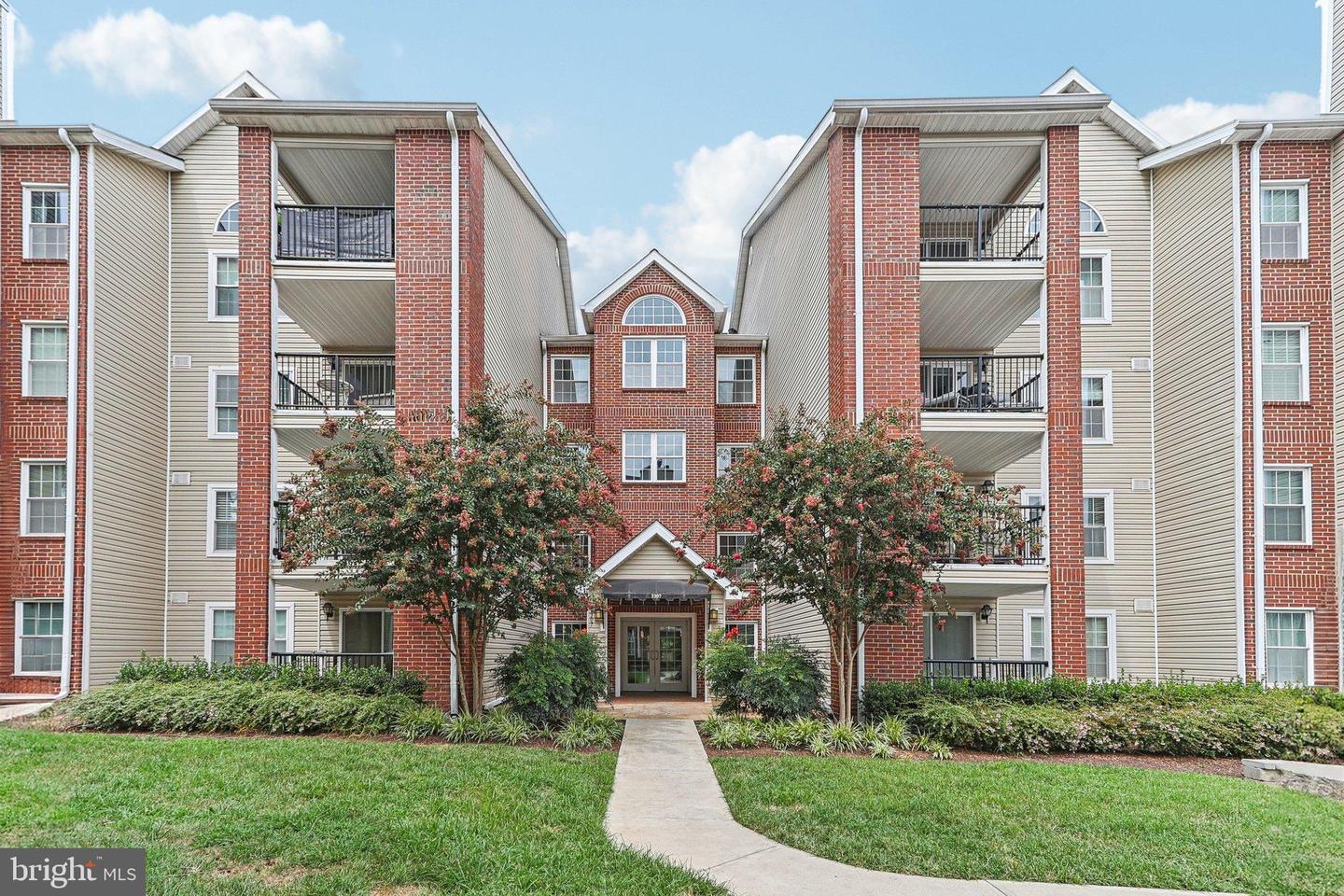 3307 WYNDHAM CIR #4159, ALEXANDRIA, Virginia 22302, 1 Bedroom Bedrooms, ,1 BathroomBathrooms,Residential,For sale,3307 WYNDHAM CIR #4159,VAAX2048082 MLS # VAAX2048082