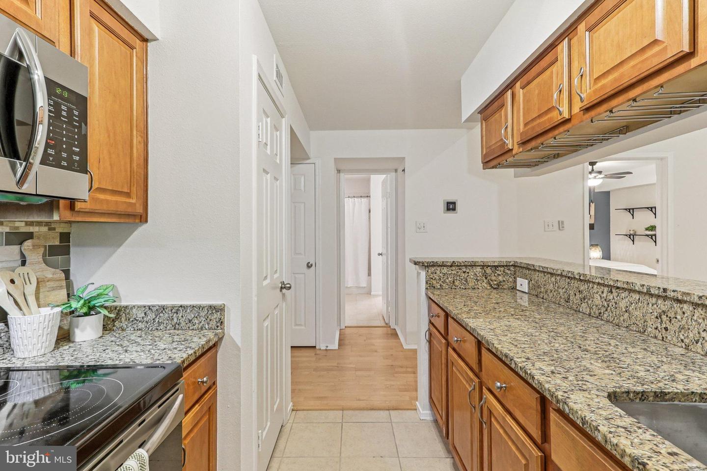 3307 WYNDHAM CIR #4159, ALEXANDRIA, Virginia 22302, 1 Bedroom Bedrooms, ,1 BathroomBathrooms,Residential,For sale,3307 WYNDHAM CIR #4159,VAAX2048082 MLS # VAAX2048082