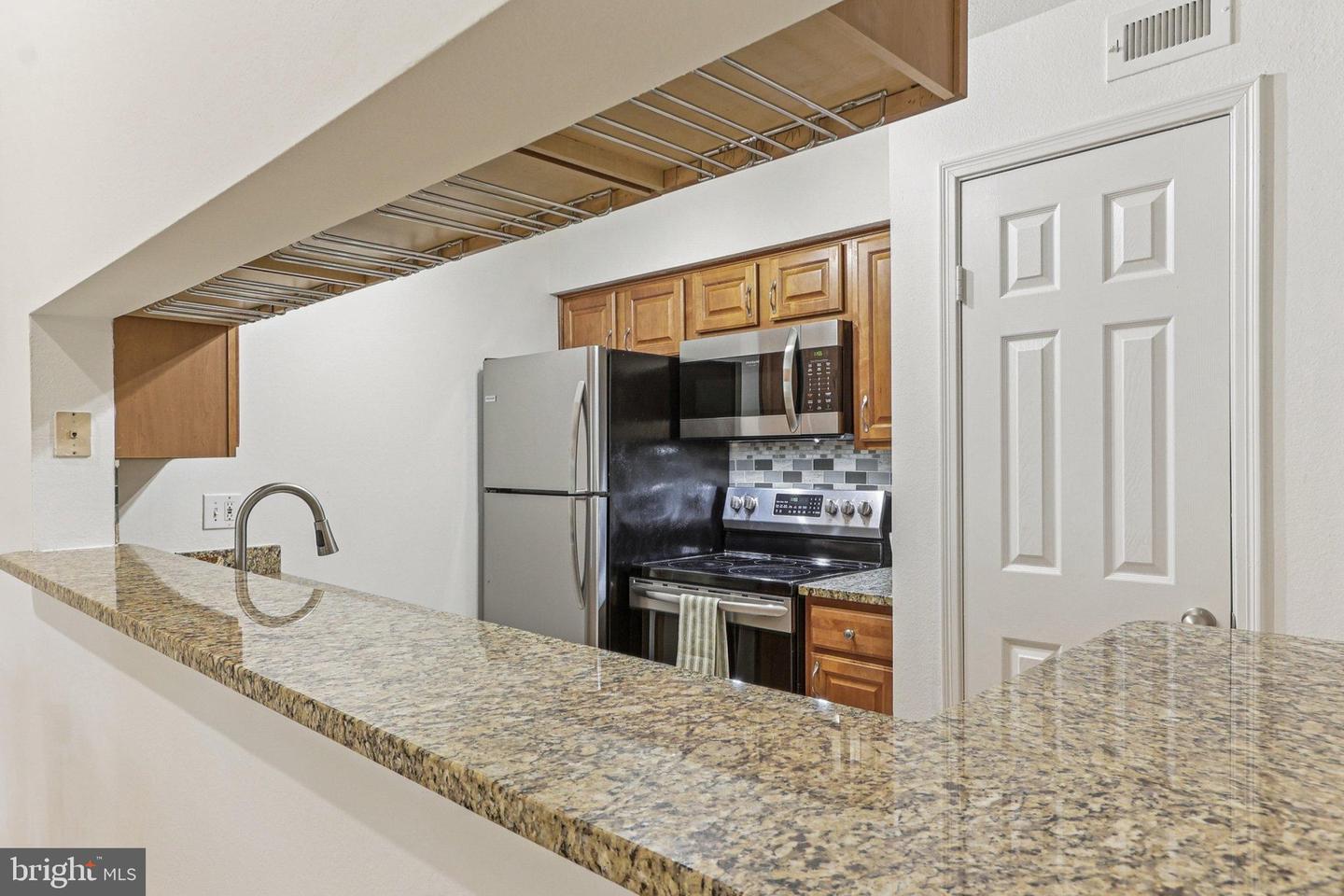 3307 WYNDHAM CIR #4159, ALEXANDRIA, Virginia 22302, 1 Bedroom Bedrooms, ,1 BathroomBathrooms,Residential,For sale,3307 WYNDHAM CIR #4159,VAAX2048082 MLS # VAAX2048082
