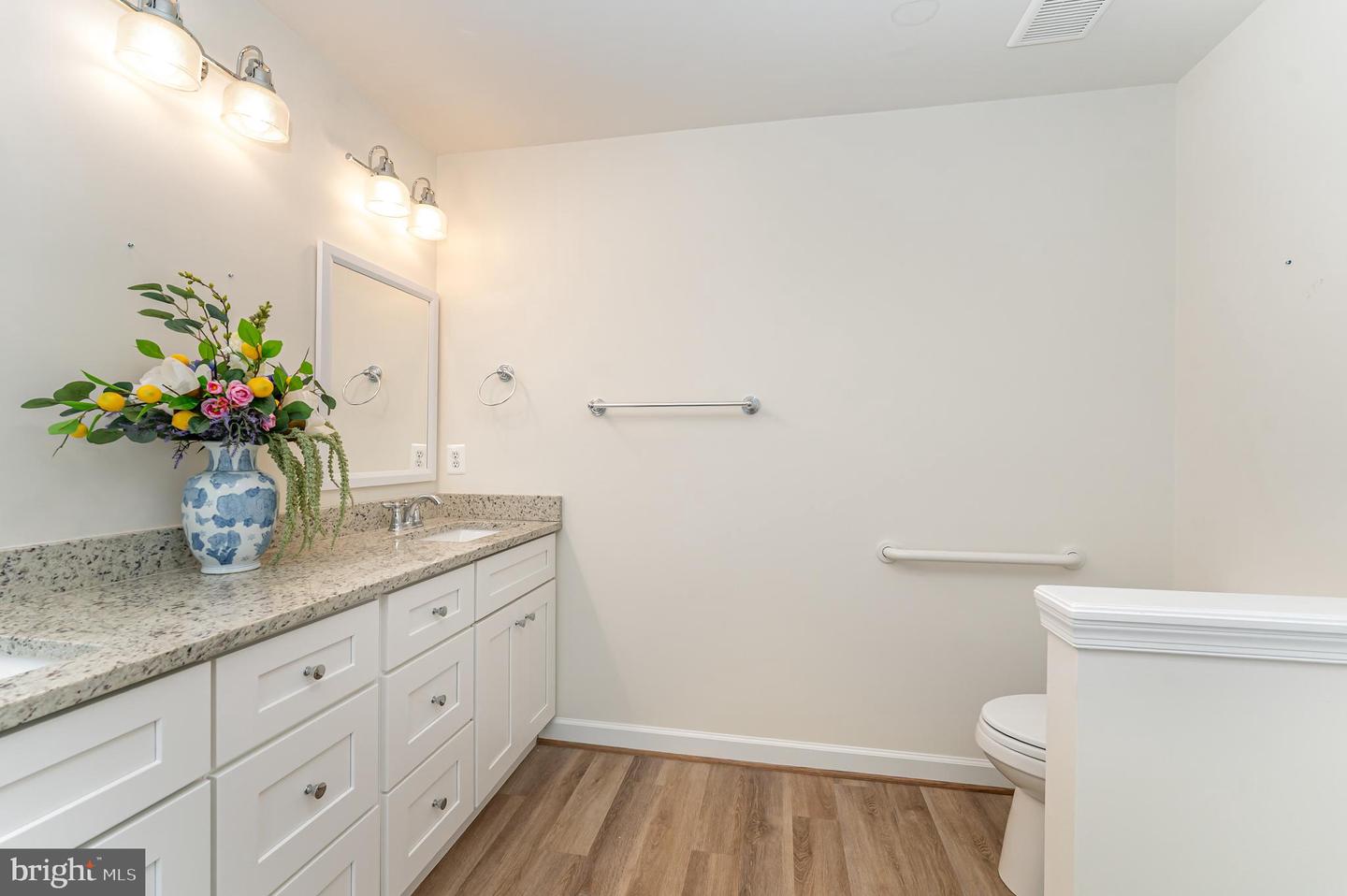 524 COLONY CT, WARRENTON, Virginia 20186, 4 Bedrooms Bedrooms, 17 Rooms Rooms,3 BathroomsBathrooms,Residential,For sale,524 COLONY CT,VAFQ2017700 MLS # VAFQ2017700