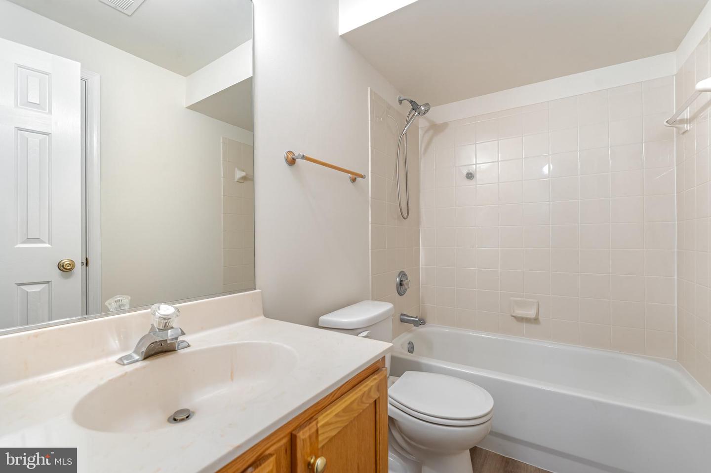524 COLONY CT, WARRENTON, Virginia 20186, 4 Bedrooms Bedrooms, 17 Rooms Rooms,3 BathroomsBathrooms,Residential,For sale,524 COLONY CT,VAFQ2017700 MLS # VAFQ2017700