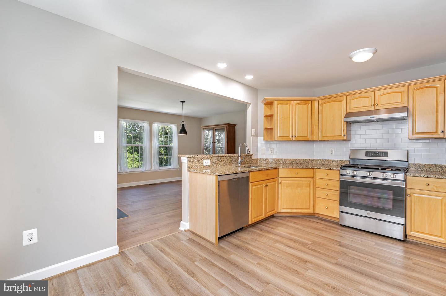 524 COLONY CT, WARRENTON, Virginia 20186, 4 Bedrooms Bedrooms, 17 Rooms Rooms,3 BathroomsBathrooms,Residential,For sale,524 COLONY CT,VAFQ2017700 MLS # VAFQ2017700