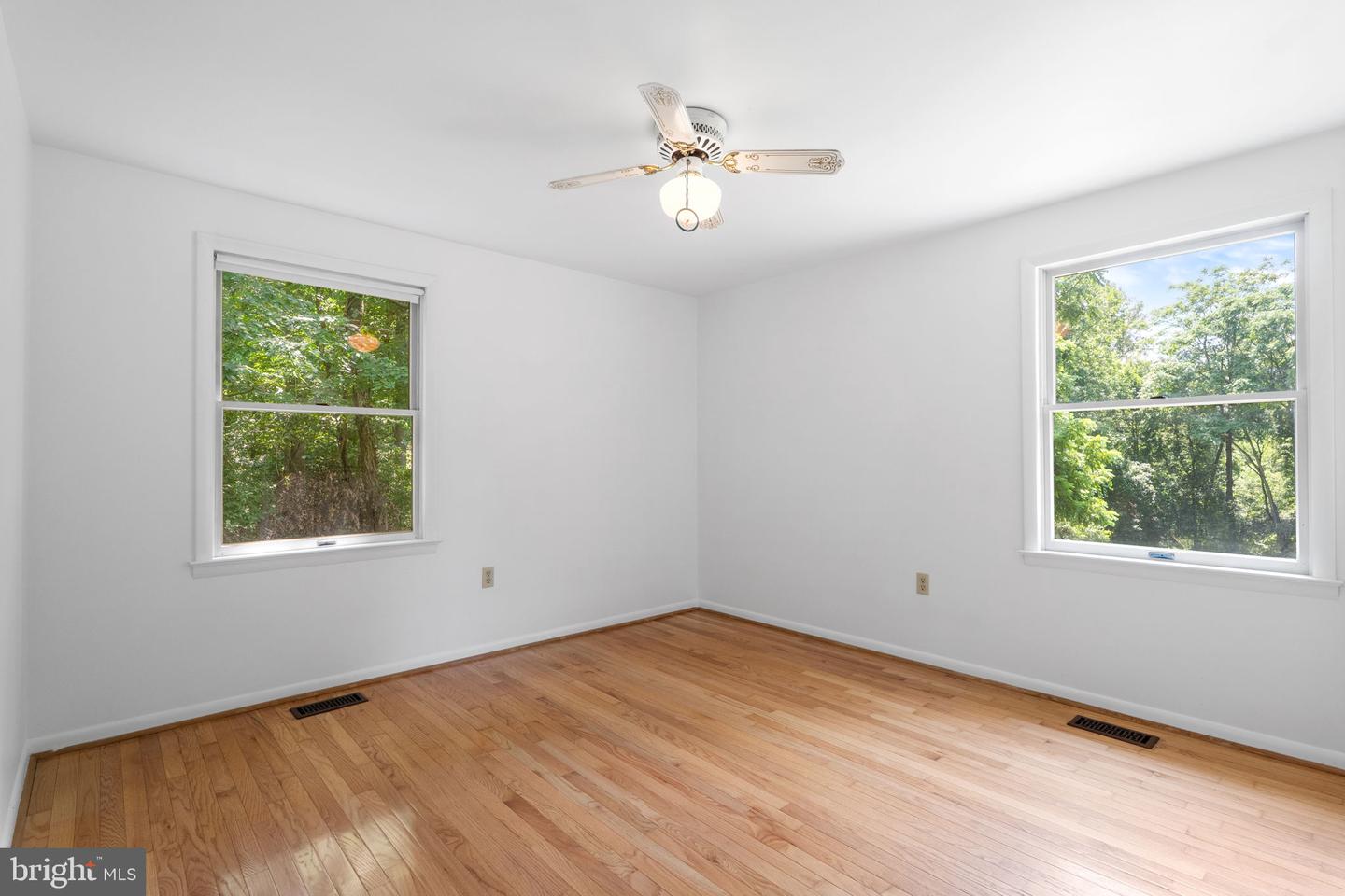21087 GOLDFINCH LN, LEESBURG, Virginia 20175, 3 Bedrooms Bedrooms, ,1 BathroomBathrooms,Residential,For sale,21087 GOLDFINCH LN,VALO2103630 MLS # VALO2103630