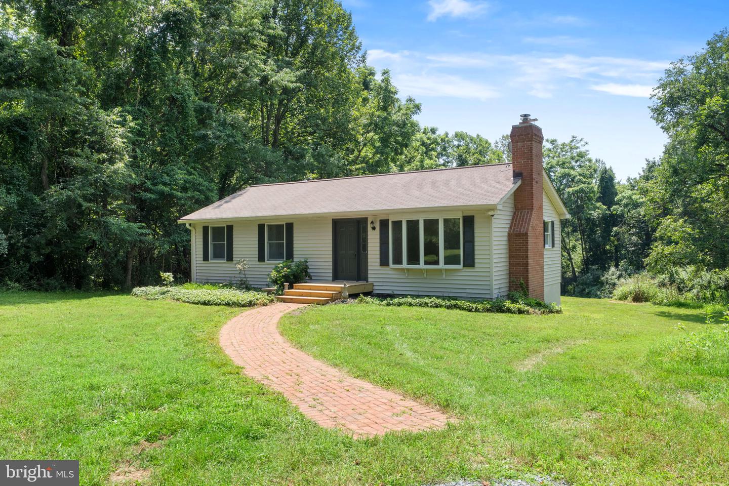 21087 GOLDFINCH LN, LEESBURG, Virginia 20175, 3 Bedrooms Bedrooms, ,1 BathroomBathrooms,Residential,For sale,21087 GOLDFINCH LN,VALO2103630 MLS # VALO2103630
