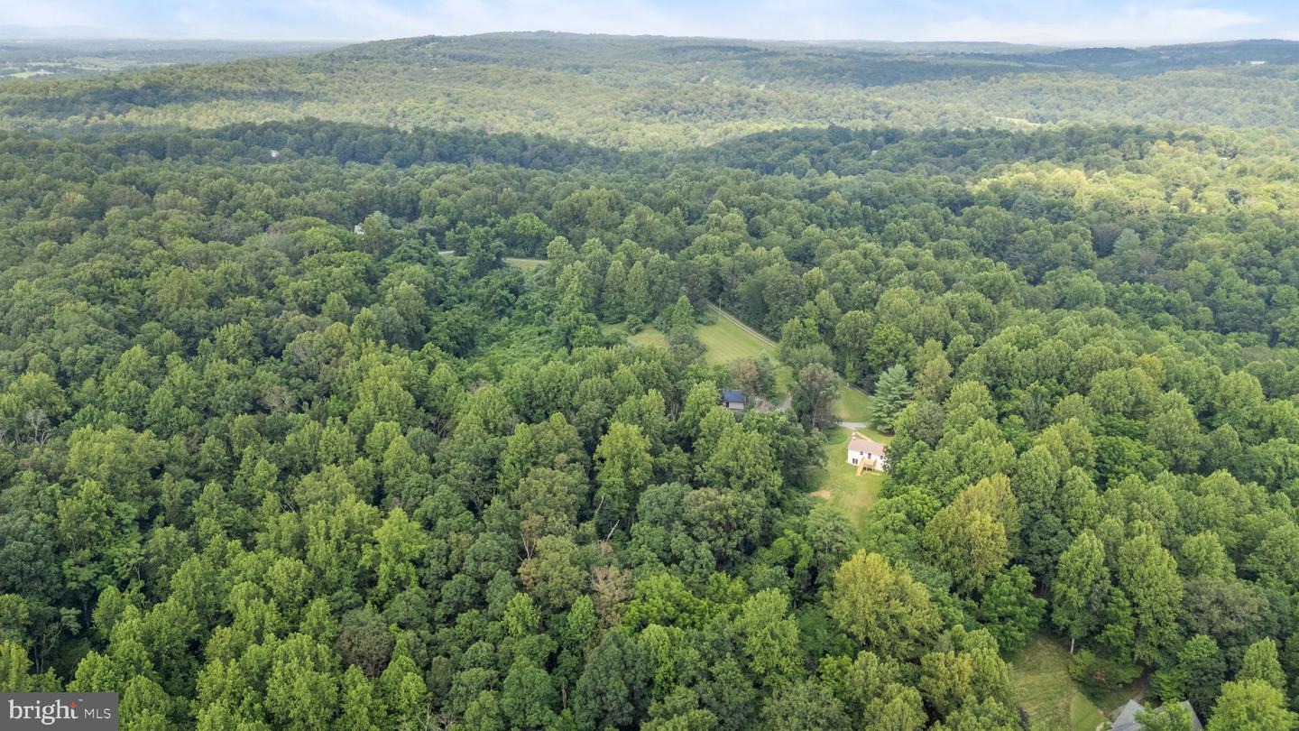 21087 GOLDFINCH LN, LEESBURG, Virginia 20175, 3 Bedrooms Bedrooms, ,1 BathroomBathrooms,Residential,For sale,21087 GOLDFINCH LN,VALO2103630 MLS # VALO2103630