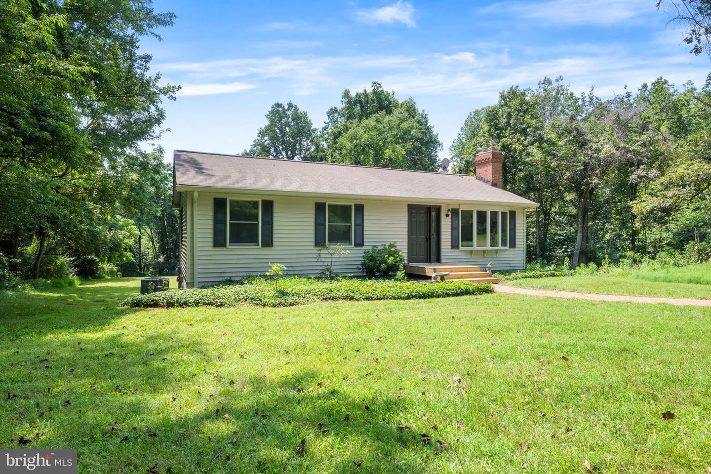 21087 GOLDFINCH LN, LEESBURG, Virginia 20175, 3 Bedrooms Bedrooms, ,1 BathroomBathrooms,Residential,For sale,21087 GOLDFINCH LN,VALO2103630 MLS # VALO2103630