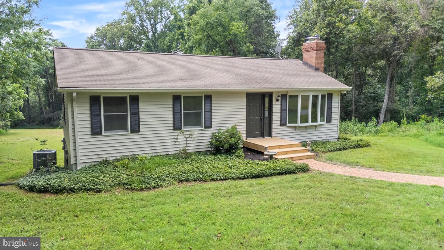 21087 GOLDFINCH LN, LEESBURG, Virginia 20175, 3 Bedrooms Bedrooms, ,1 BathroomBathrooms,Residential,For sale,21087 GOLDFINCH LN,VALO2103630 MLS # VALO2103630
