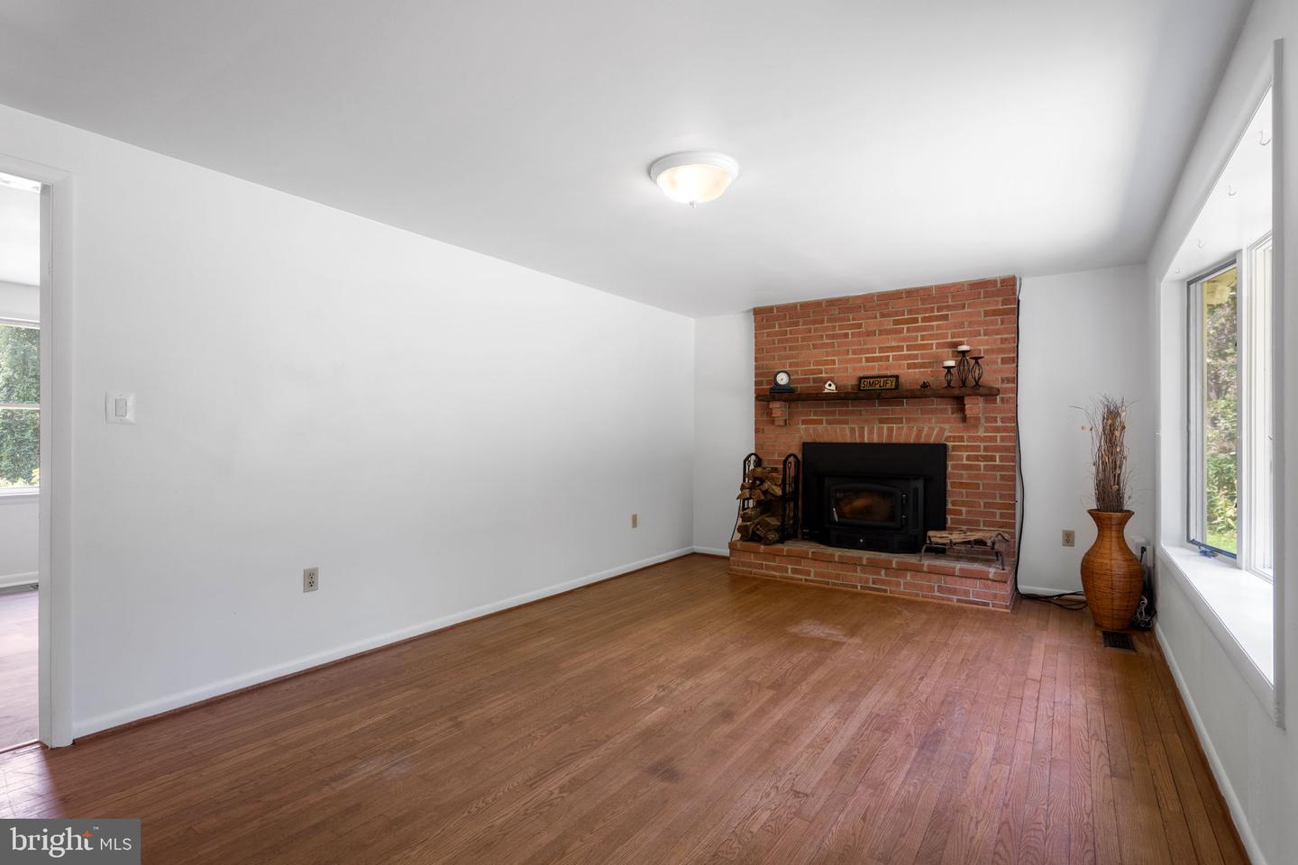 21087 GOLDFINCH LN, LEESBURG, Virginia 20175, 3 Bedrooms Bedrooms, ,1 BathroomBathrooms,Residential,For sale,21087 GOLDFINCH LN,VALO2103630 MLS # VALO2103630