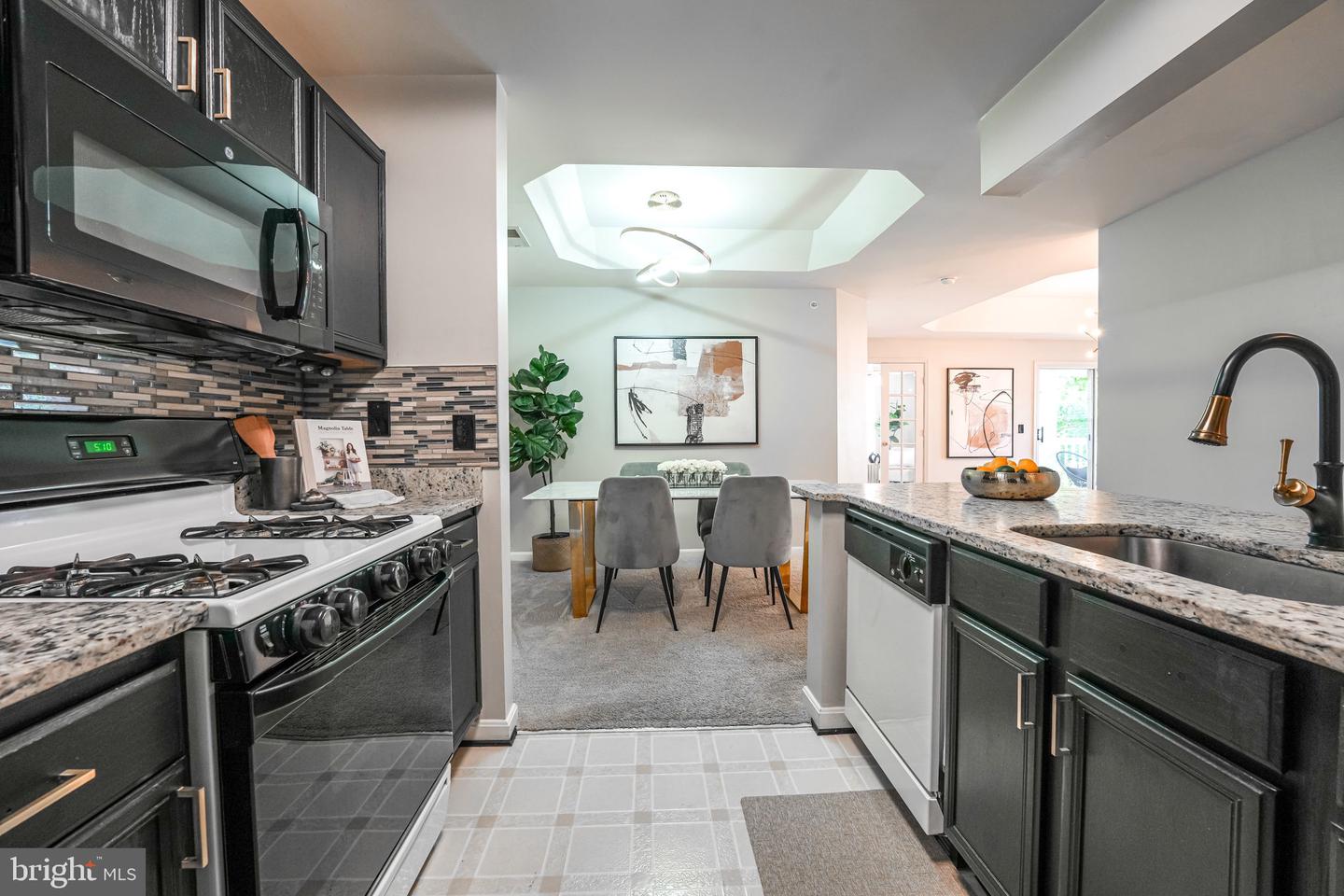 14170 CUDDY LOOP #304, WOODBRIDGE, Virginia 22193, 2 Bedrooms Bedrooms, ,2 BathroomsBathrooms,Residential,For sale,14170 CUDDY LOOP #304,VAPW2100522 MLS # VAPW2100522