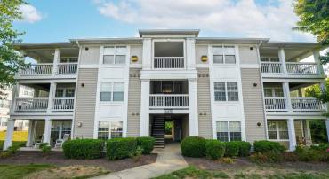 14170 CUDDY LOOP #304, WOODBRIDGE, Virginia 22193, 2 Bedrooms Bedrooms, ,2 BathroomsBathrooms,Residential,For sale,14170 CUDDY LOOP #304,VAPW2100522 MLS # VAPW2100522